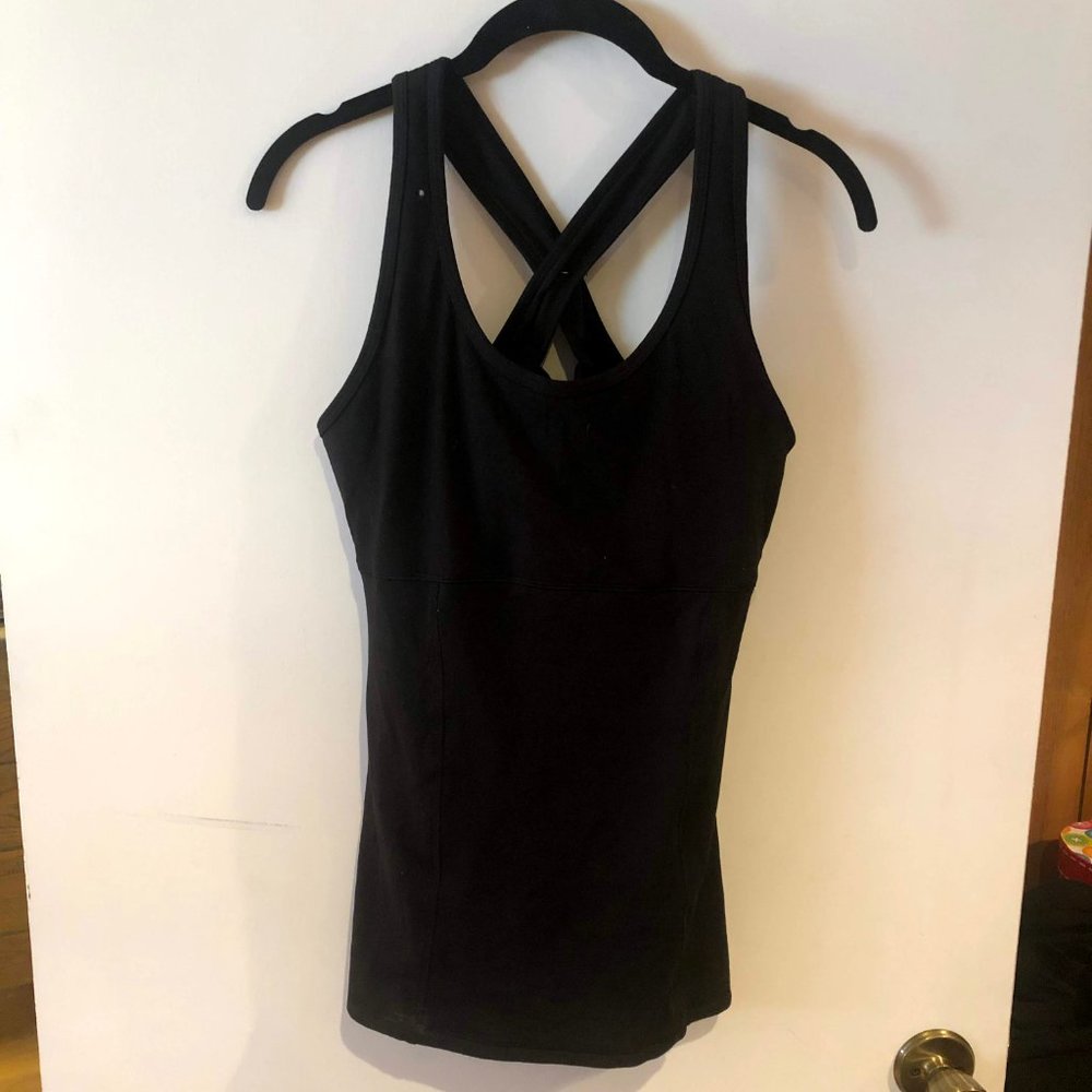 Black criss cross back work out tank